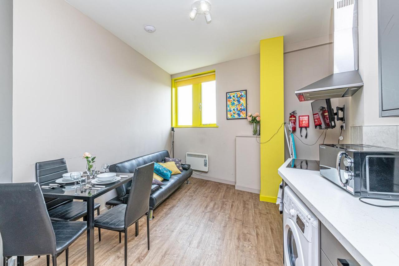Wigan Central Serviced Apartments מראה חיצוני תמונה